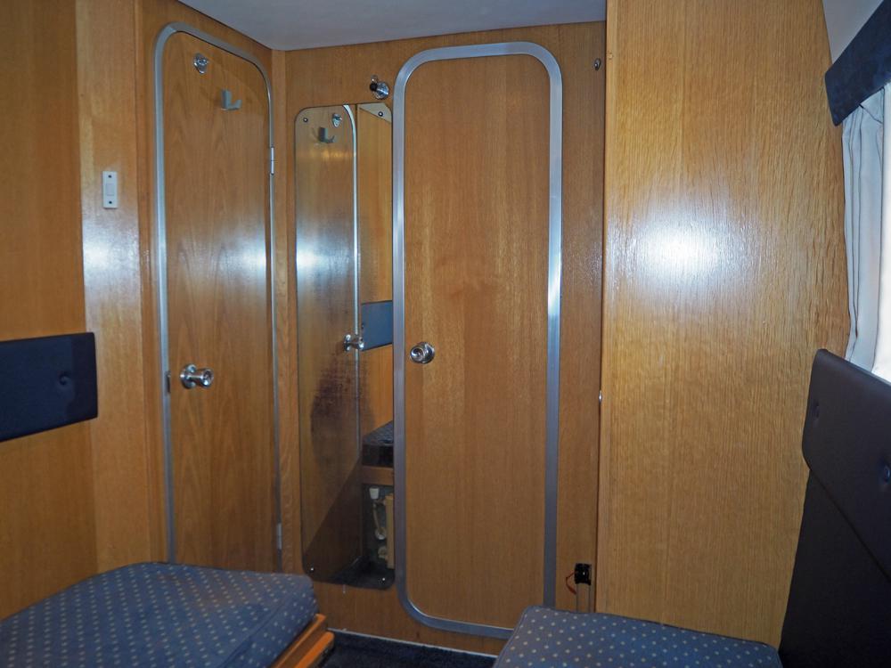 Cabin en avant, H&eacute;bergements